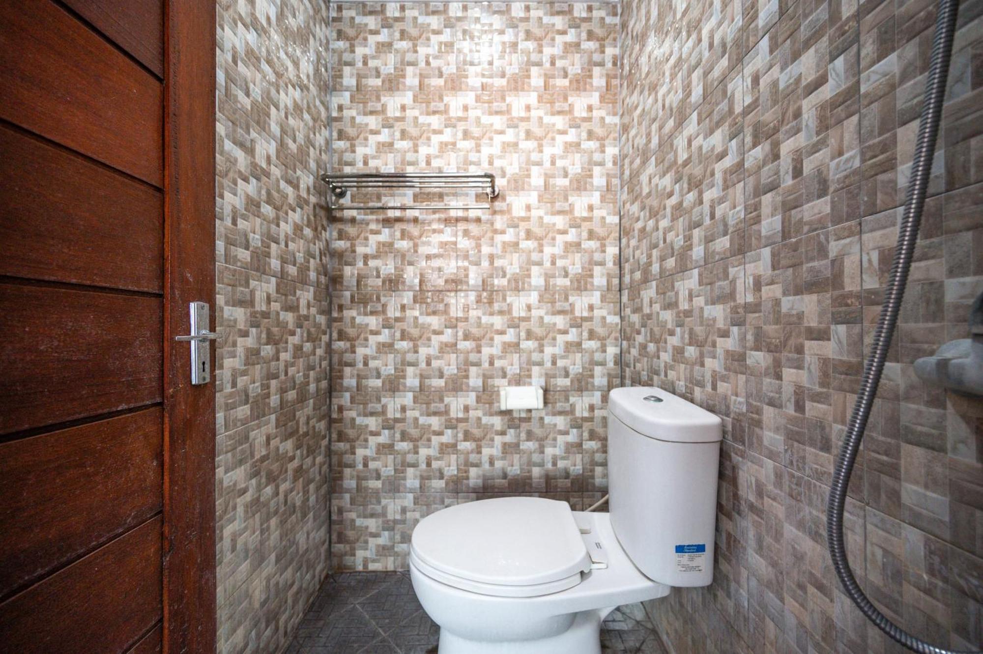 Ceria Guesthouse Seminyak Mitra Reddoorz Eksteriør billede