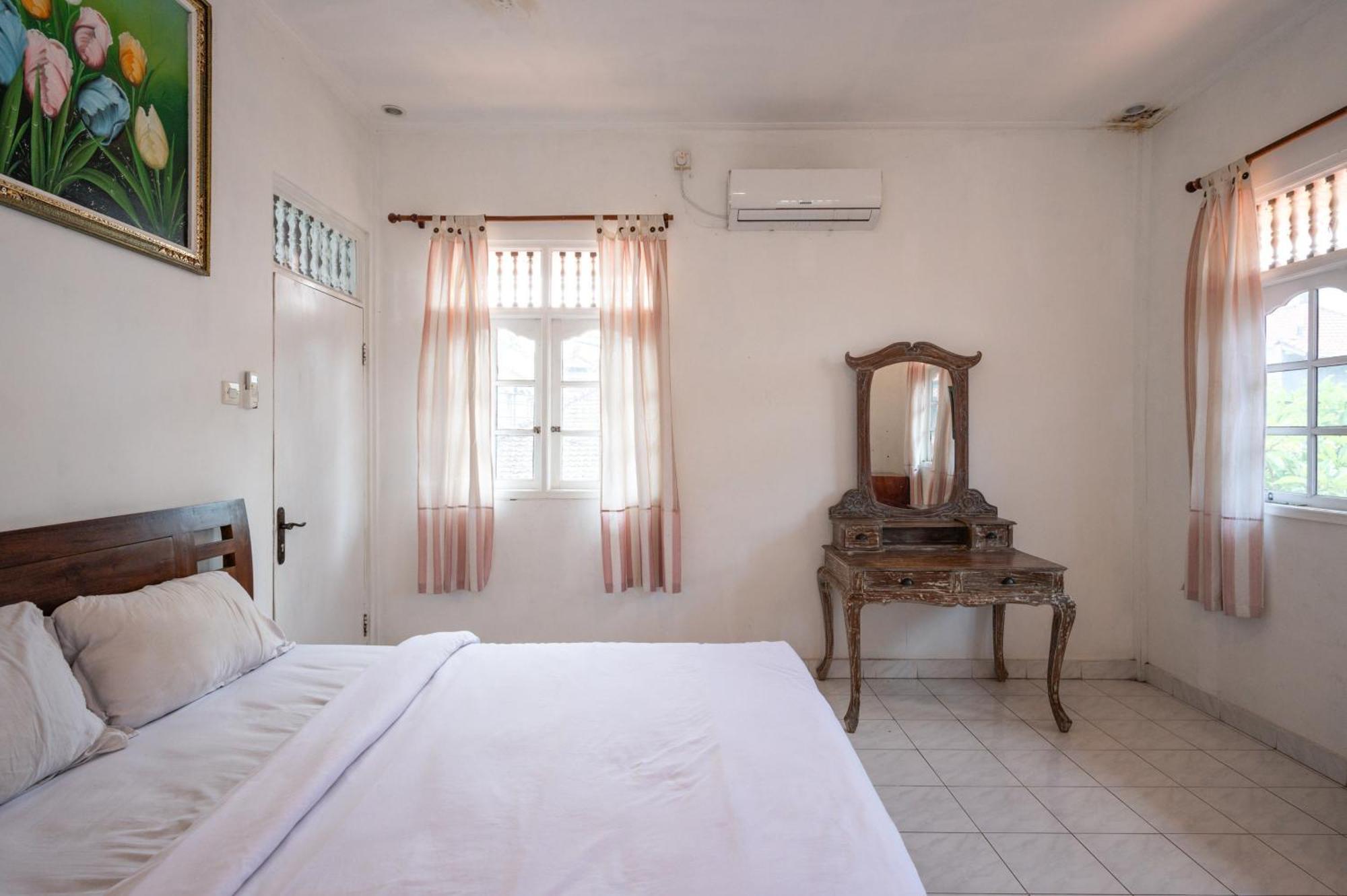 Ceria Guesthouse Seminyak Mitra Reddoorz Eksteriør billede