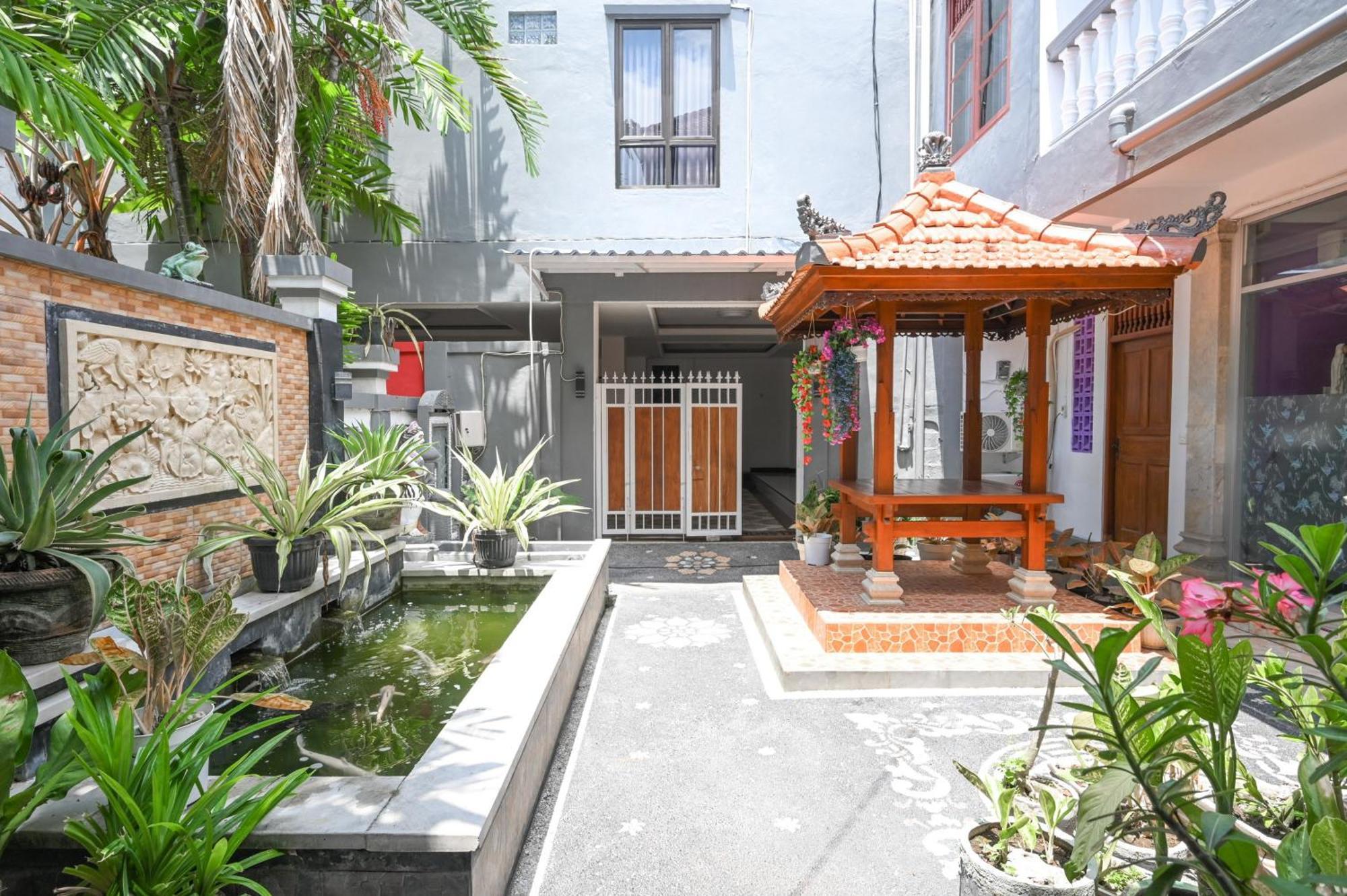 Ceria Guesthouse Seminyak Mitra Reddoorz Eksteriør billede